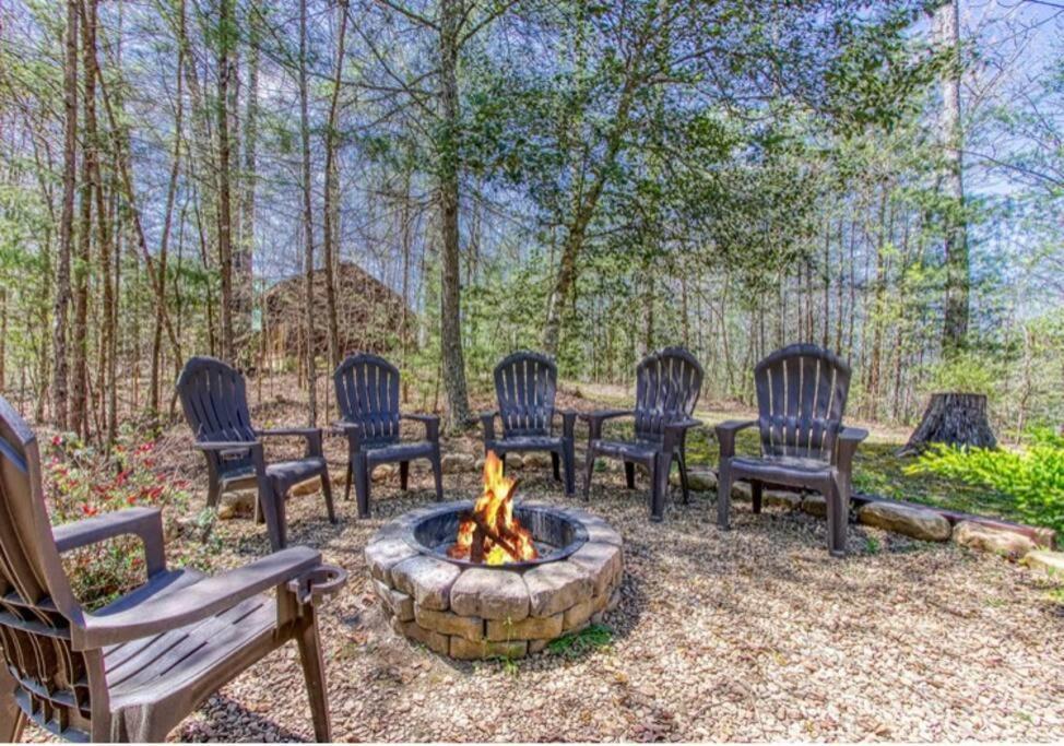 Lazy Bear Sevierville